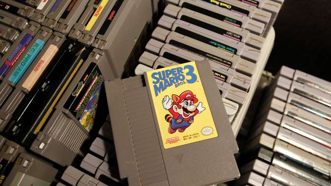 Cartridge of the Nintendo video game Super Mario Bros. 3